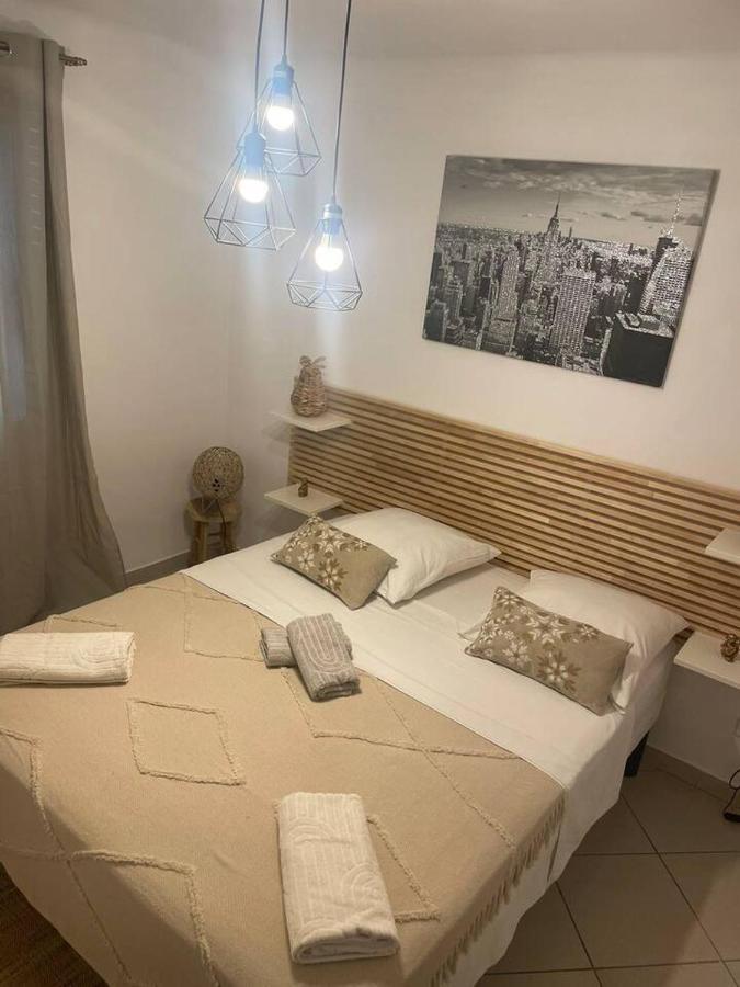 Appartement Proche Gare Tgv Nîmes Exterior foto