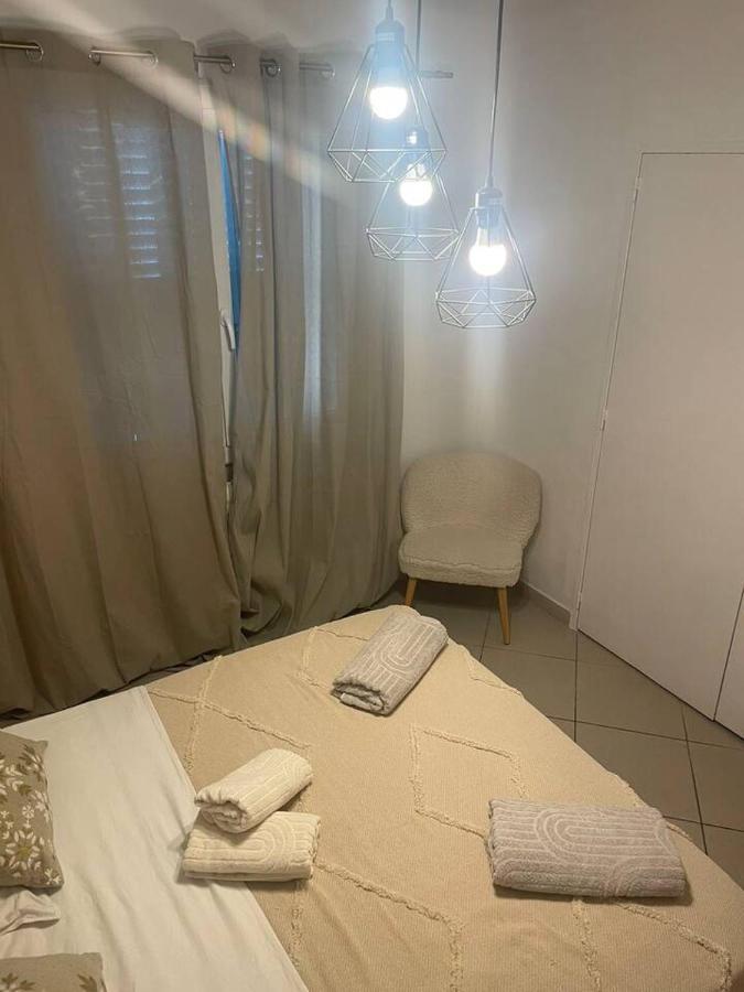 Appartement Proche Gare Tgv Nîmes Exterior foto