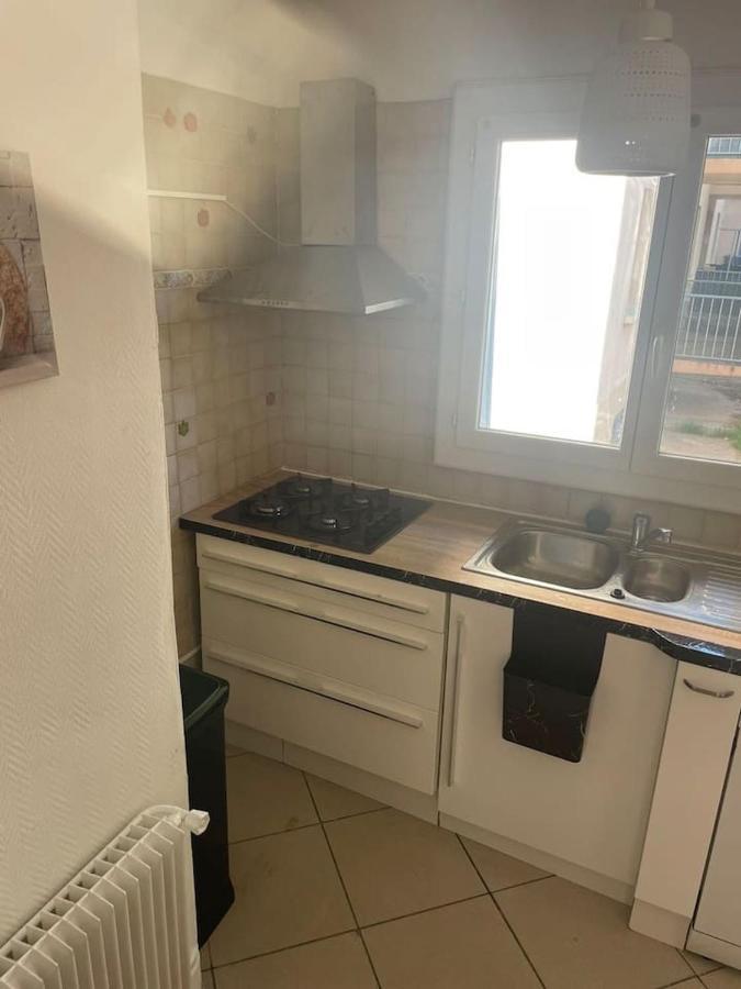 Appartement Proche Gare Tgv Nîmes Exterior foto
