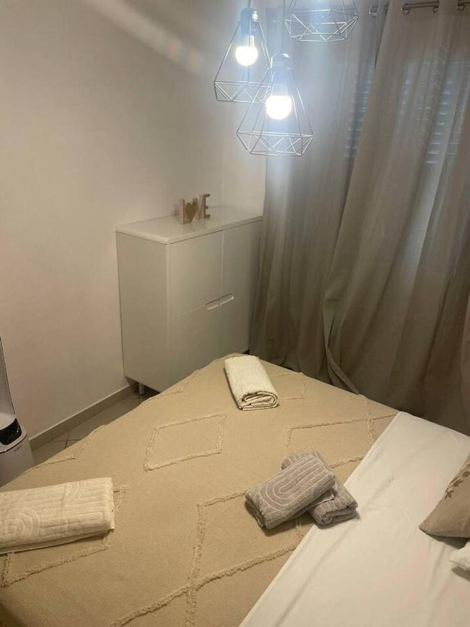 Appartement Proche Gare Tgv Nîmes Exterior foto